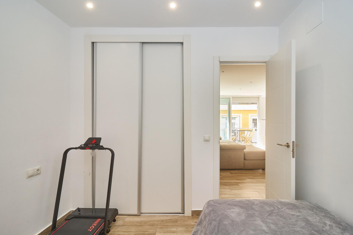 Se vende Apartamento Planta Media de 3 dormitorios en Costa Del Sol, Málaga, España