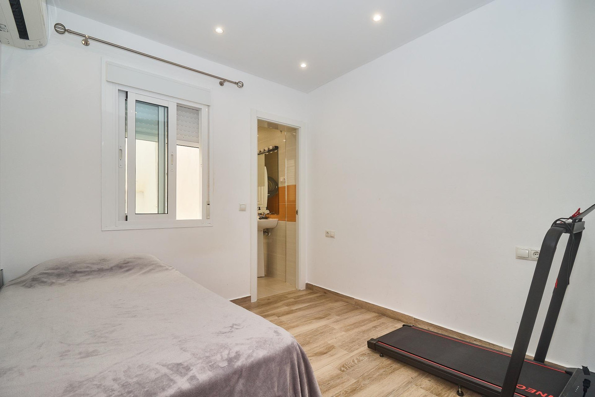 Se vende Apartamento Planta Media de 3 dormitorios en Costa Del Sol, Málaga, España