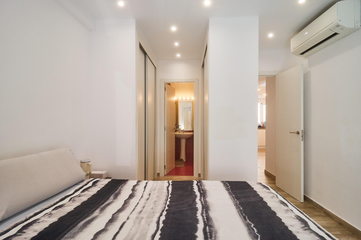 Se vende Apartamento Planta Media de 3 dormitorios en Costa Del Sol, Málaga, España