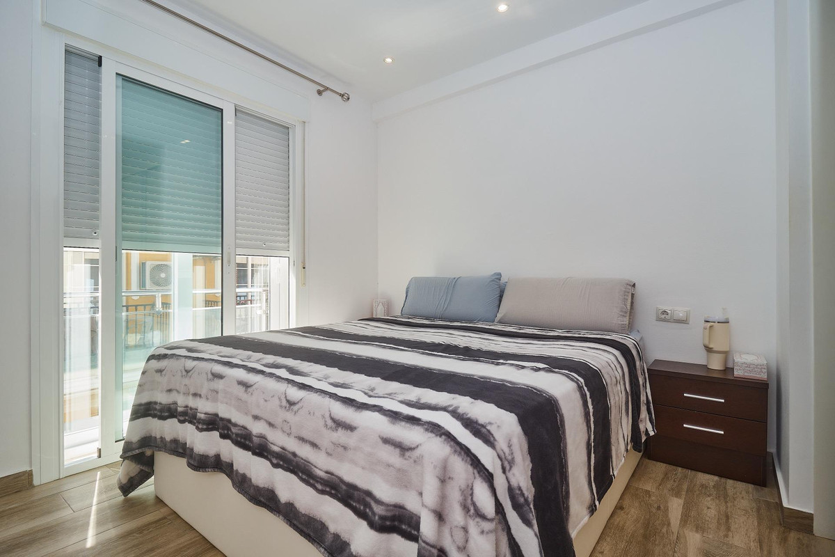 Se vende Apartamento Planta Media de 3 dormitorios en Costa Del Sol, Málaga, España