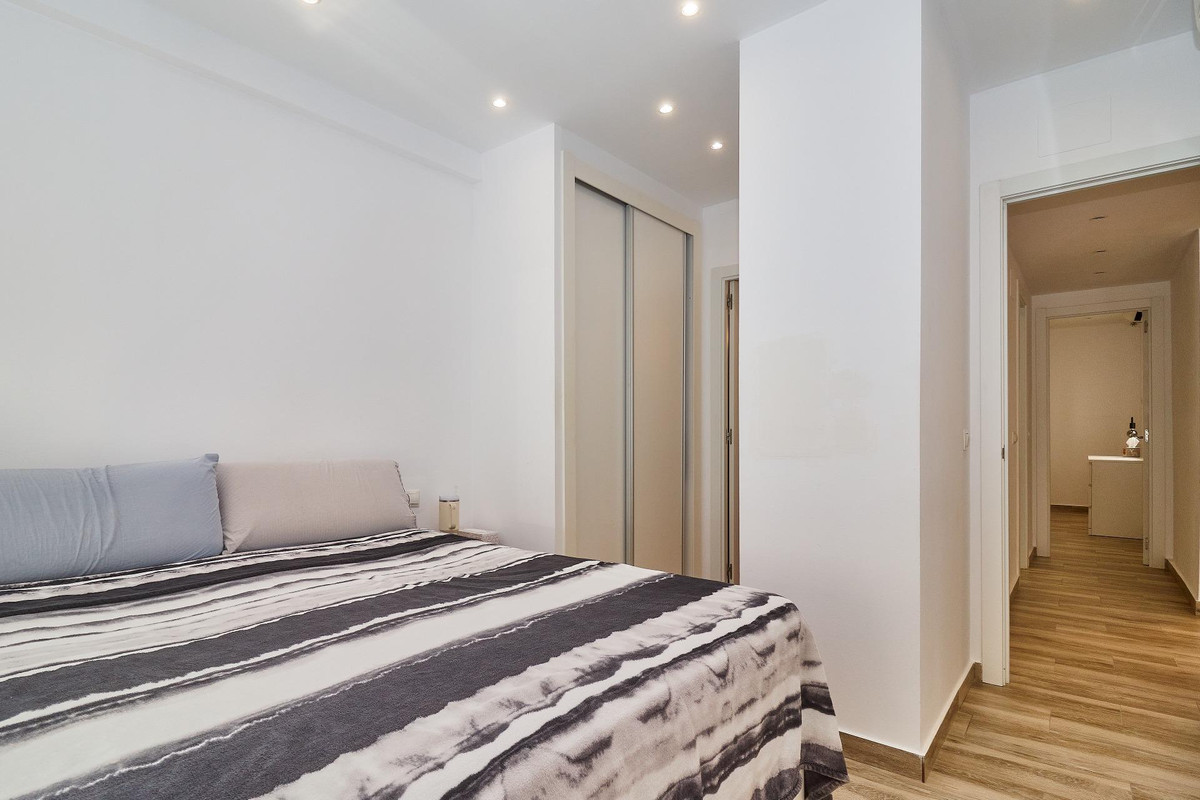 Se vende Apartamento Planta Media de 3 dormitorios en Costa Del Sol, Málaga, España