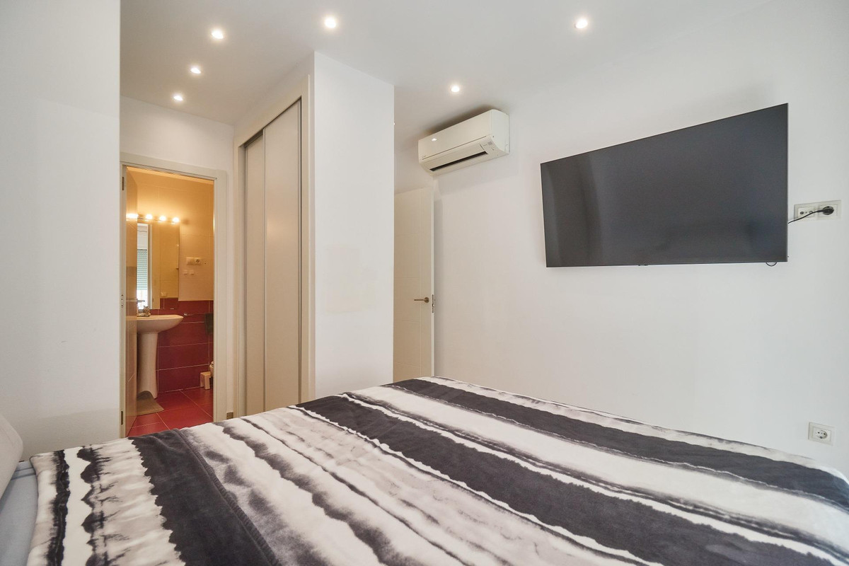 Se vende Apartamento Planta Media de 3 dormitorios en Costa Del Sol, Málaga, España