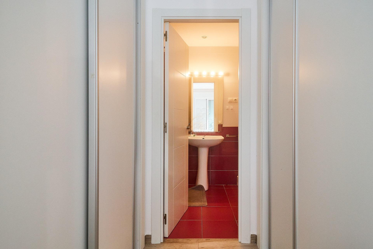Se vende Apartamento Planta Media de 3 dormitorios en Costa Del Sol, Málaga, España