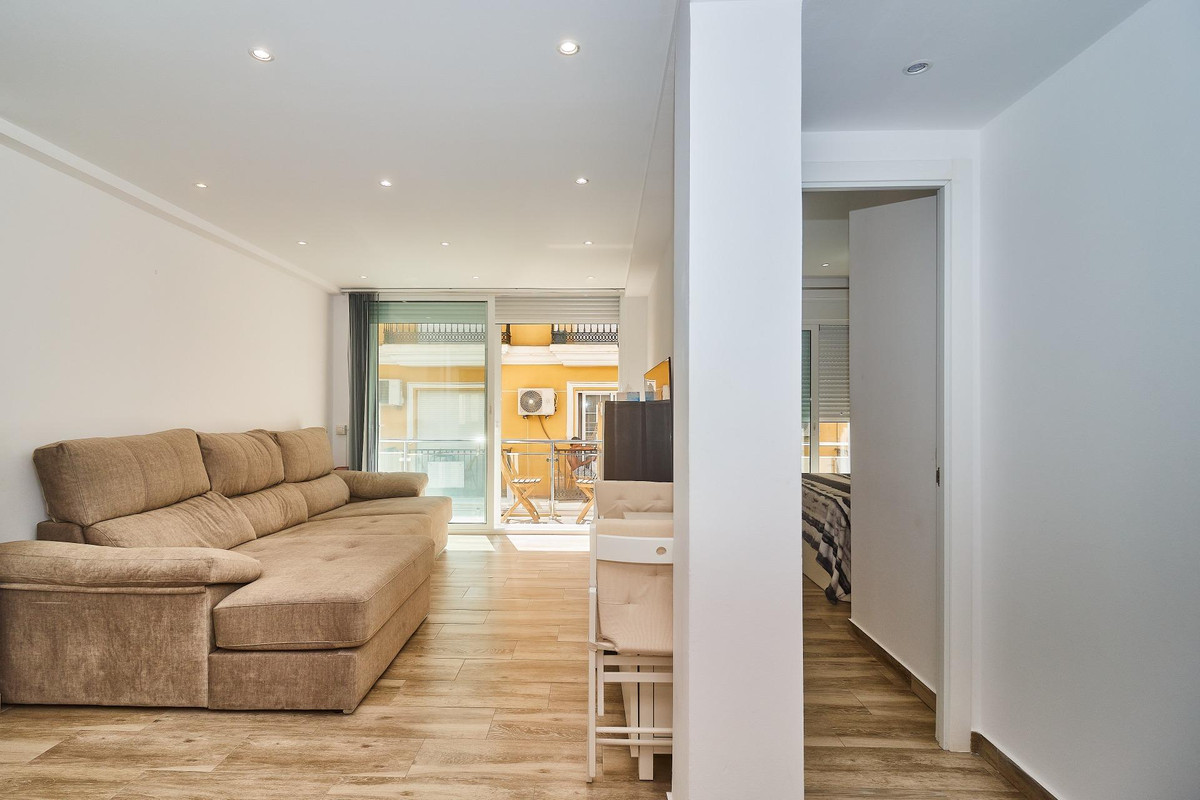 Se vende Apartamento Planta Media de 3 dormitorios en Costa Del Sol, Málaga, España