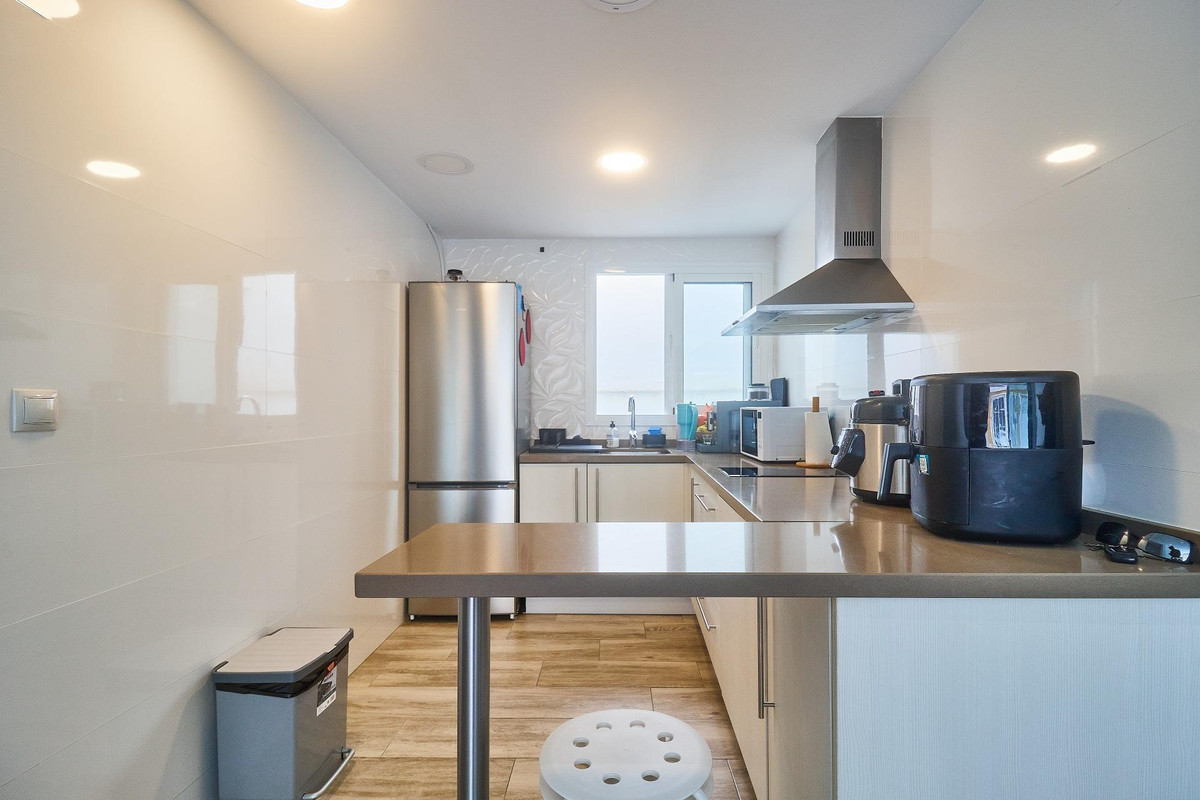 Se vende Apartamento Planta Media de 3 dormitorios en Costa Del Sol, Málaga, España
