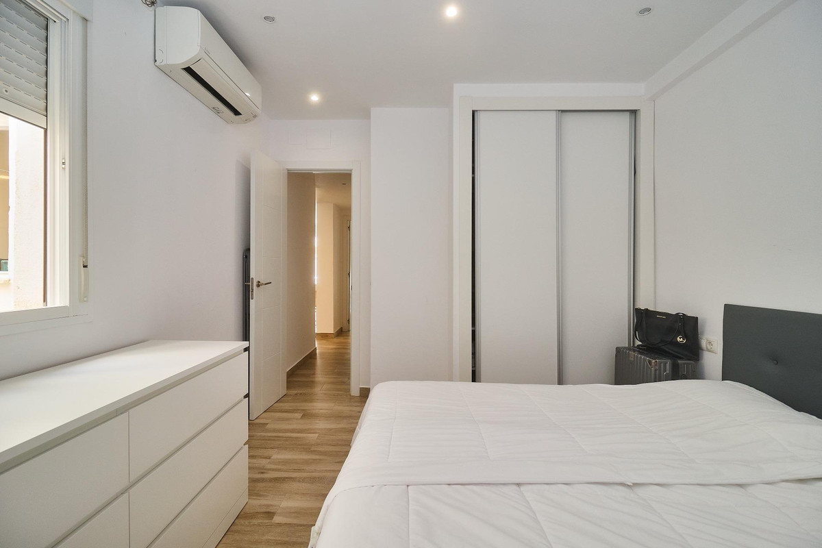 Se vende Apartamento Planta Media de 3 dormitorios en Costa Del Sol, Málaga, España