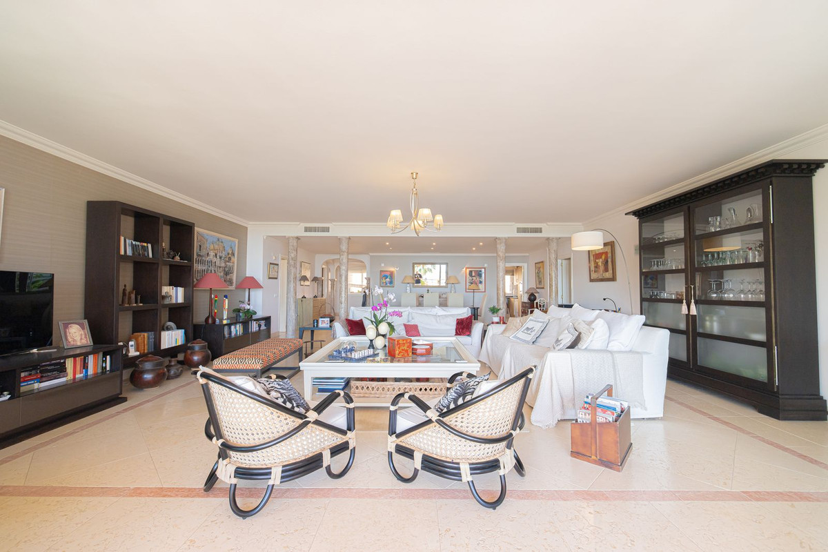 3 Bed Apartment for sale in Nueva Andalucía Costa Del Sol, Málaga, Spain