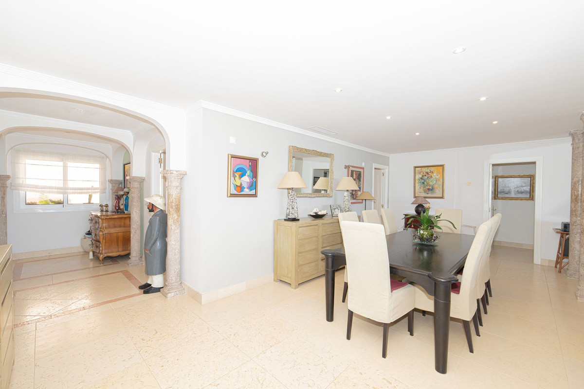 3 Bed Apartment for sale in Nueva Andalucía Costa Del Sol, Málaga, Spain