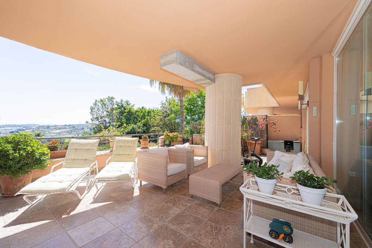 3 Bed Apartment for sale in Nueva Andalucía Costa Del Sol, Málaga, Spain