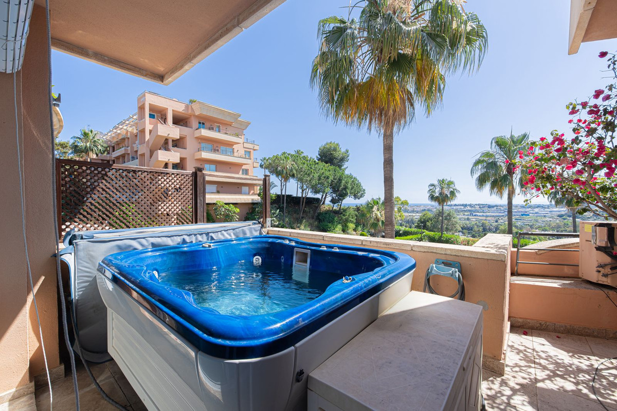 3 Bed Apartment for sale in Nueva Andalucía Costa Del Sol, Málaga, Spain