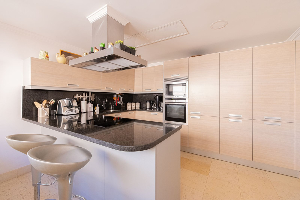3 Bed Apartment for sale in Nueva Andalucía Costa Del Sol, Málaga, Spain