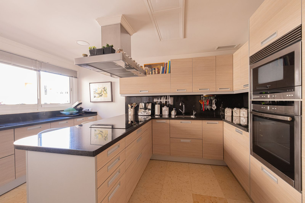3 Bed Apartment for sale in Nueva Andalucía Costa Del Sol, Málaga, Spain