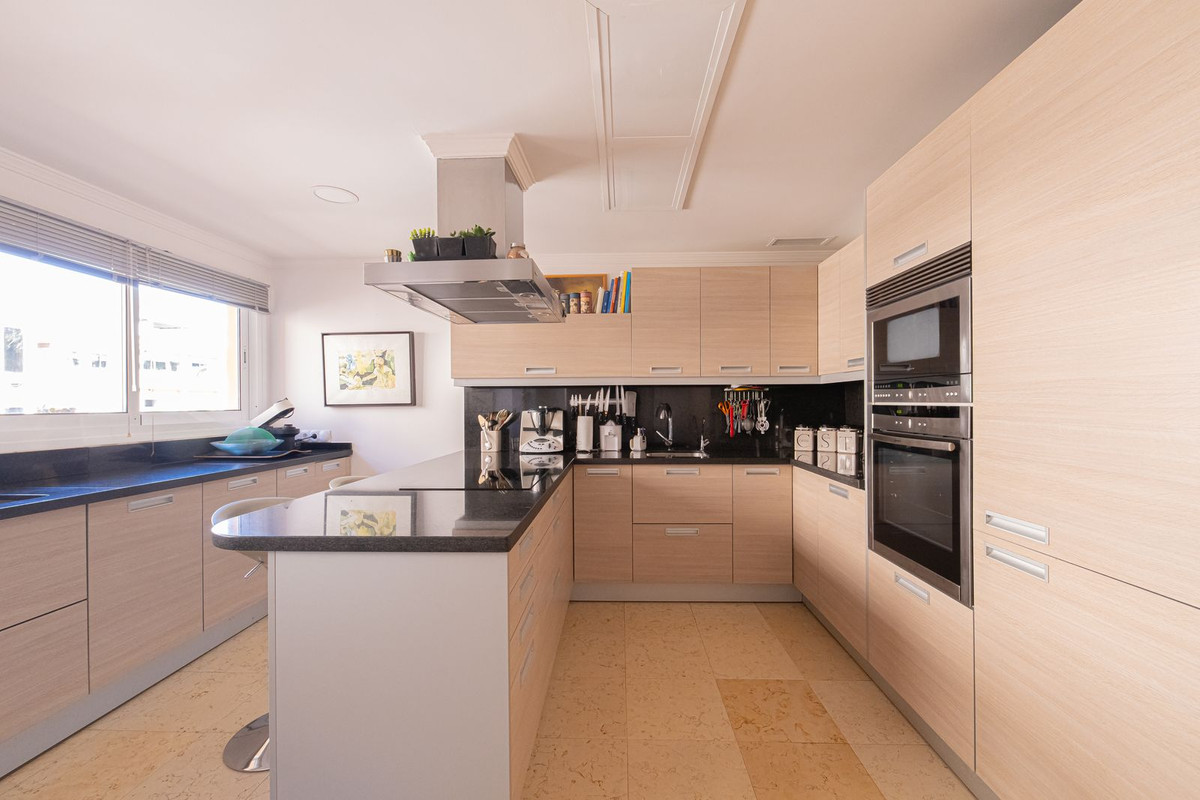 3 Bed Apartment for sale in Nueva Andalucía Costa Del Sol, Málaga, Spain