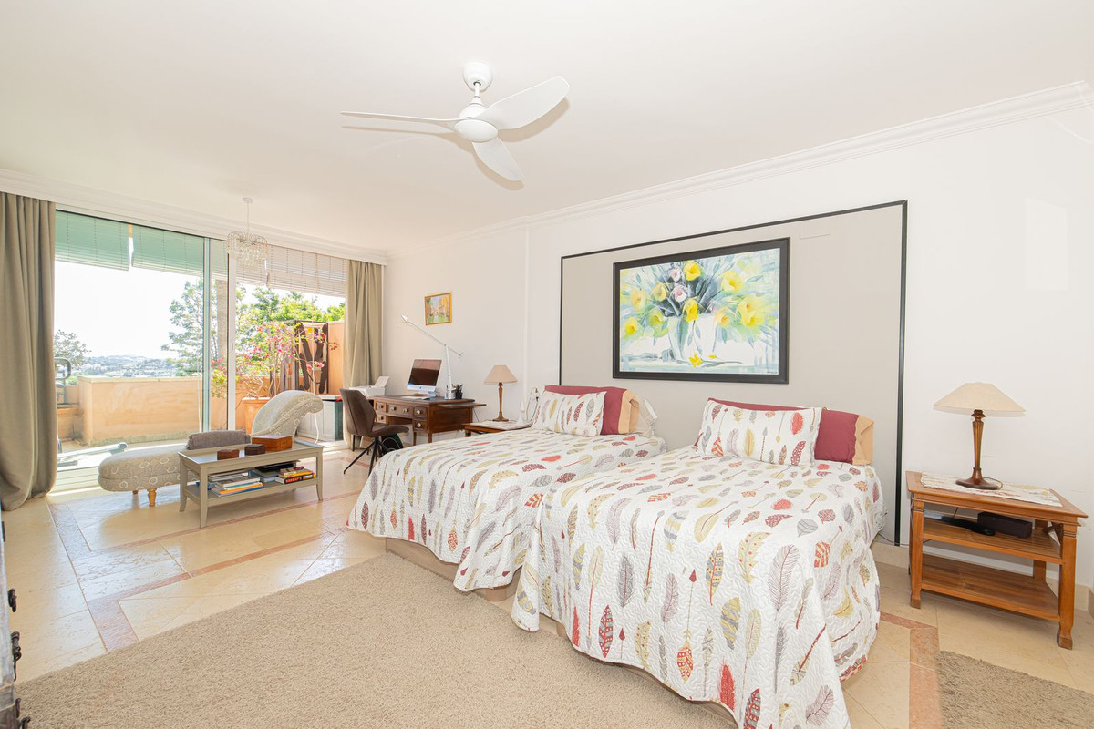 3 Bed Apartment for sale in Nueva Andalucía Costa Del Sol, Málaga, Spain