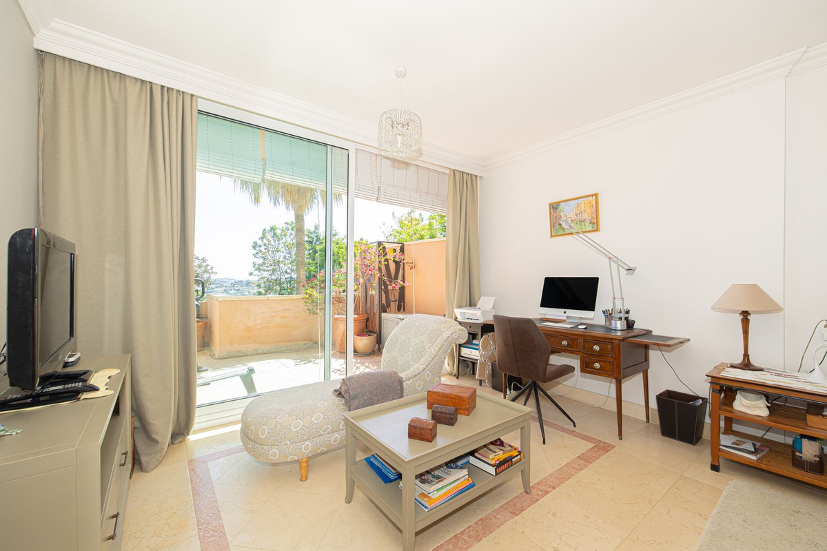 3 Bed Apartment for sale in Nueva Andalucía Costa Del Sol, Málaga, Spain