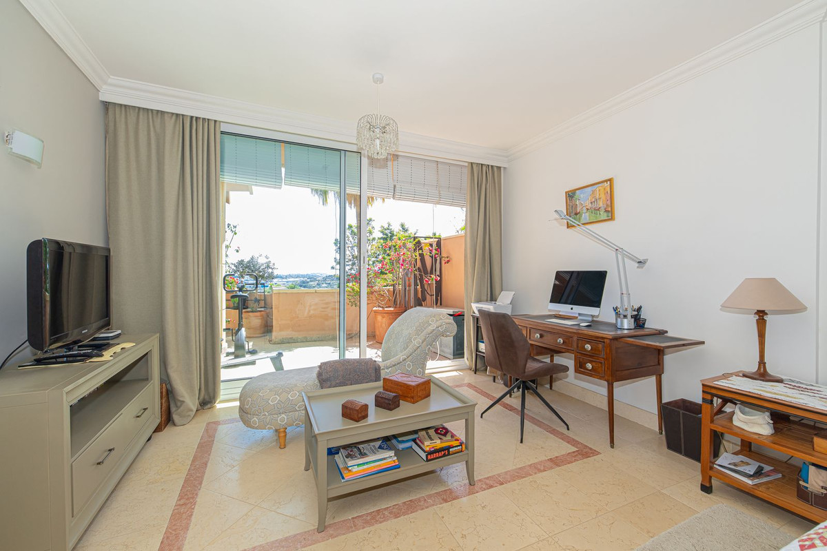 3 Bed Apartment for sale in Nueva Andalucía Costa Del Sol, Málaga, Spain