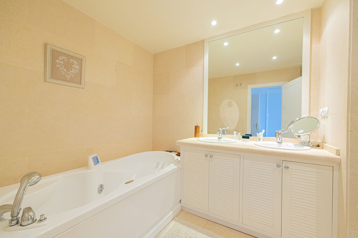 3 Bed Apartment for sale in Nueva Andalucía Costa Del Sol, Málaga, Spain