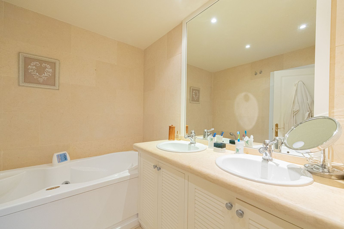 3 Bed Apartment for sale in Nueva Andalucía Costa Del Sol, Málaga, Spain