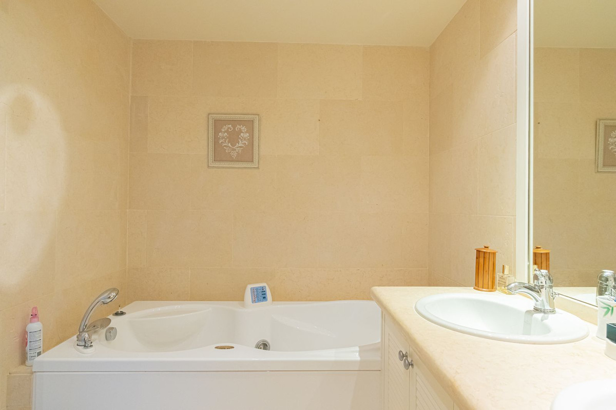 3 Bed Apartment for sale in Nueva Andalucía Costa Del Sol, Málaga, Spain