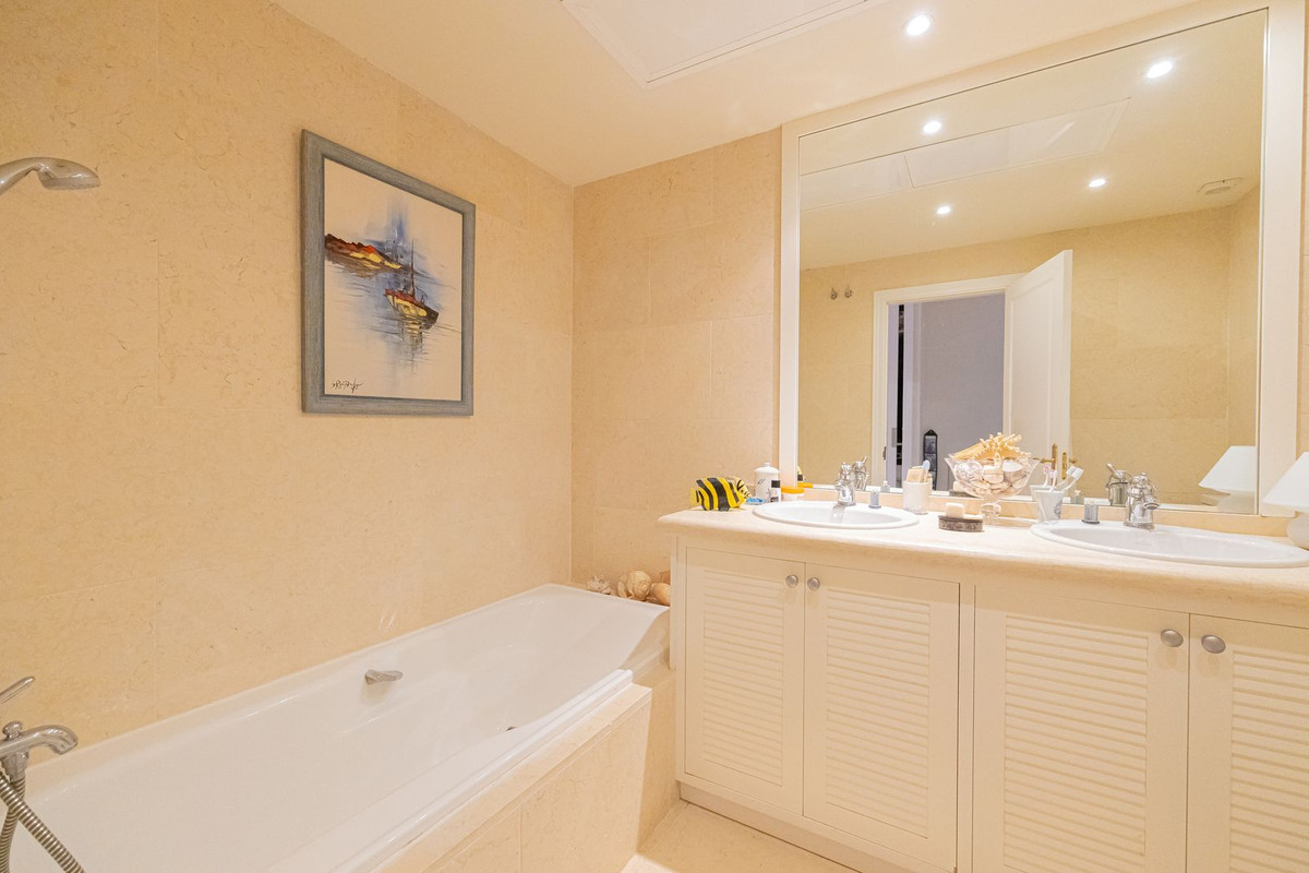3 Bed Apartment for sale in Nueva Andalucía Costa Del Sol, Málaga, Spain