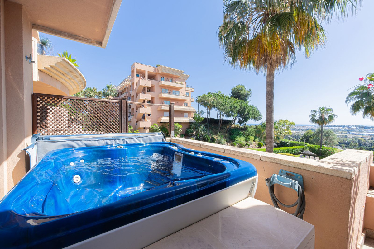 3 Bed Apartment for sale in Nueva Andalucía Costa Del Sol, Málaga, Spain