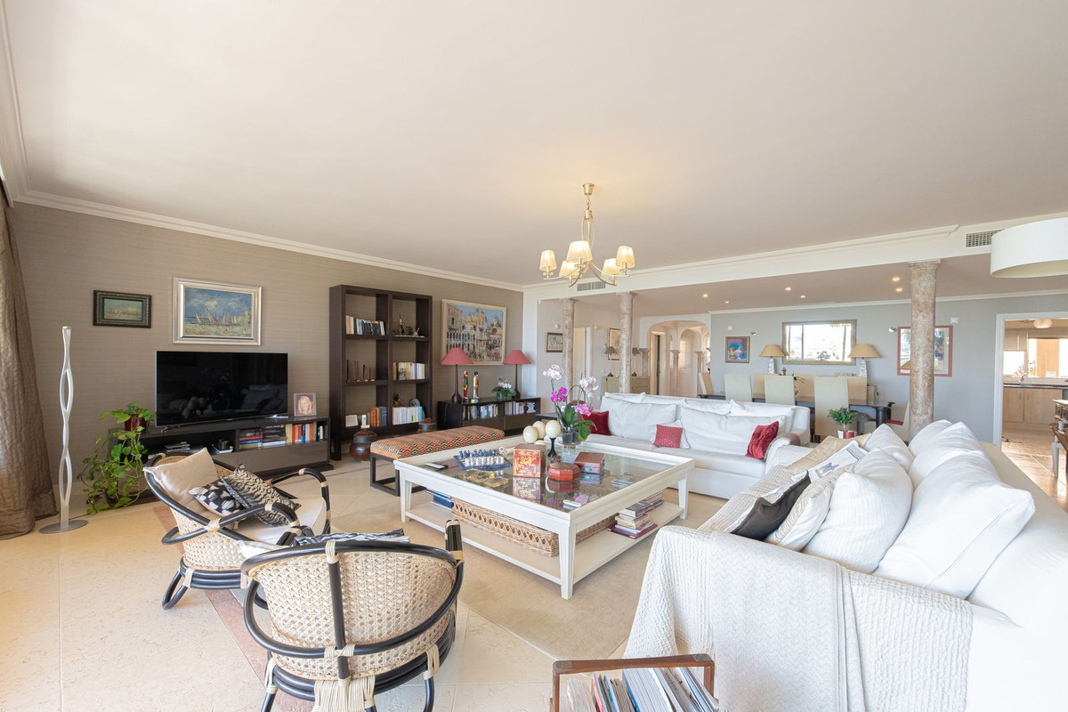 3 Bed Apartment for sale in Nueva Andalucía Costa Del Sol, Málaga, Spain