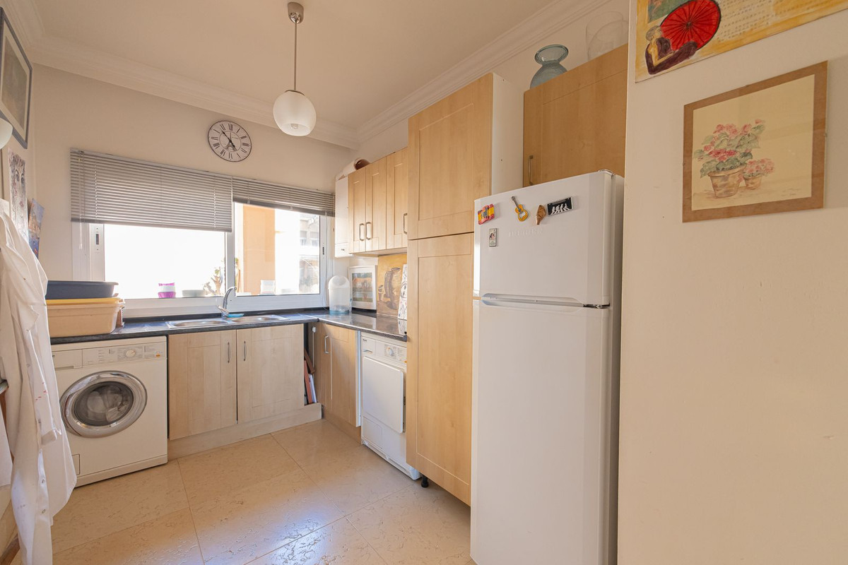 3 Bed Apartment for sale in Nueva Andalucía Costa Del Sol, Málaga, Spain