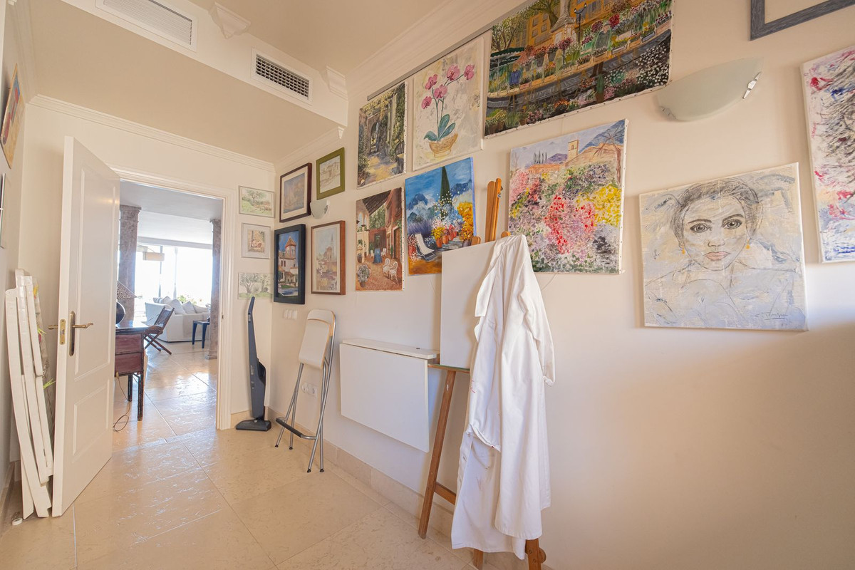 3 Bed Apartment for sale in Nueva Andalucía Costa Del Sol, Málaga, Spain