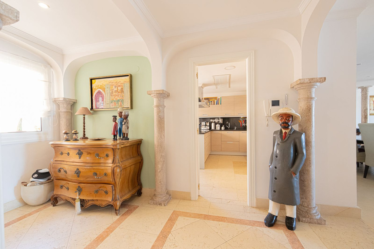 3 Bed Apartment for sale in Nueva Andalucía Costa Del Sol, Málaga, Spain