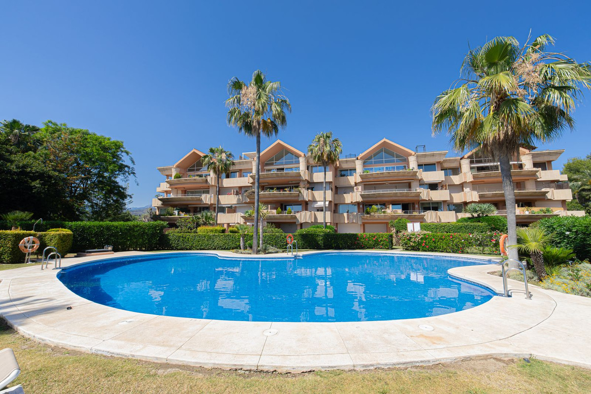 3 Bed Apartment for sale in Nueva Andalucía Costa Del Sol, Málaga, Spain