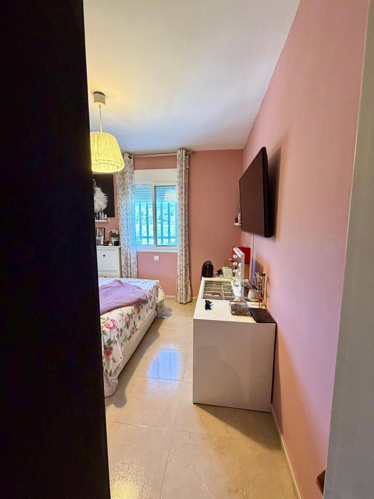 4 Bed Apartment for sale in Estepona Costa Del Sol, Málaga, Spain