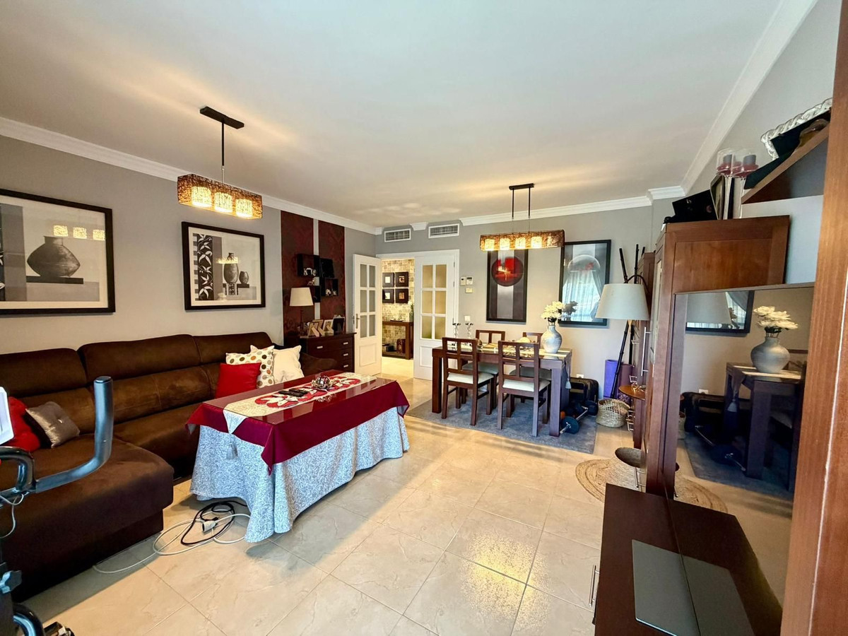 4 Bed Apartment for sale in Estepona Costa Del Sol, Málaga, Spain