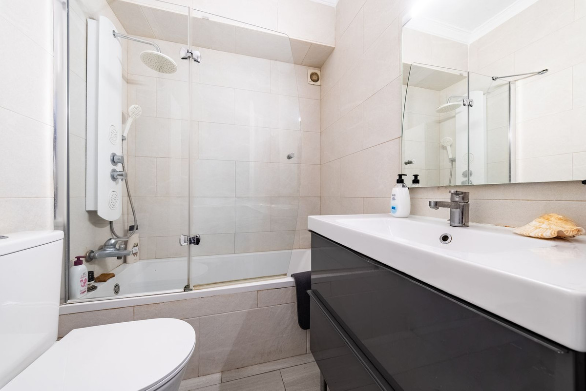 1 Bed Apartment for sale in Marbella Costa Del Sol, Málaga, Spain
