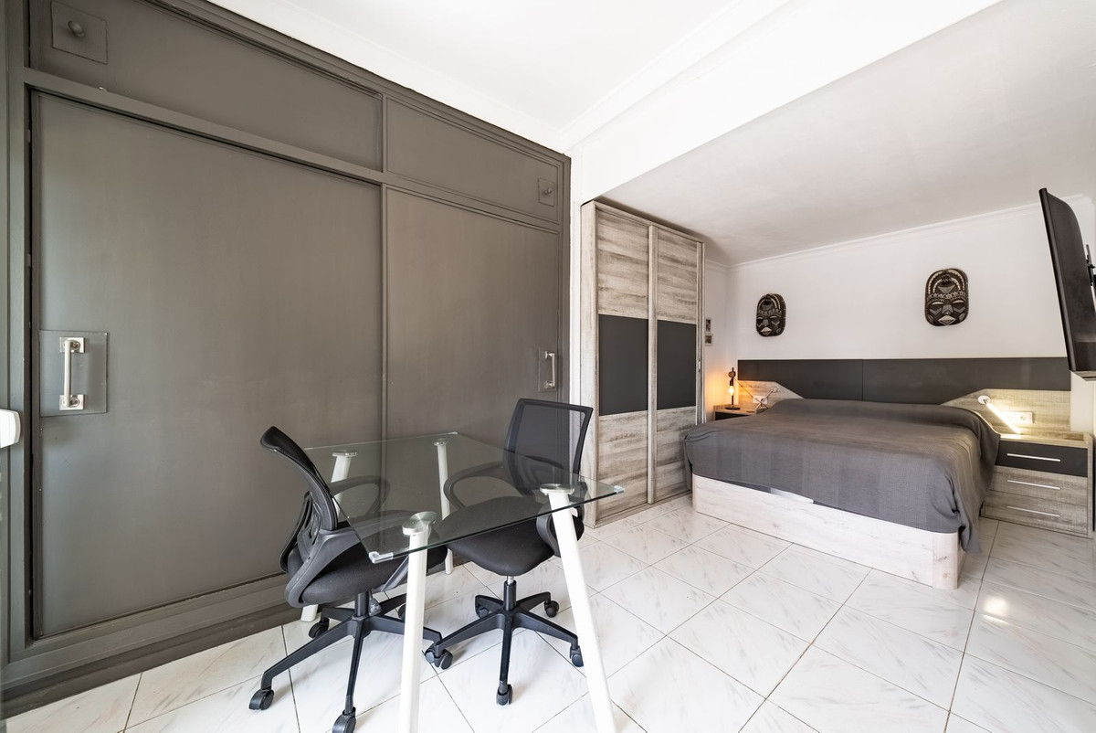 1 Bed Apartment for sale in Marbella Costa Del Sol, Málaga, Spain