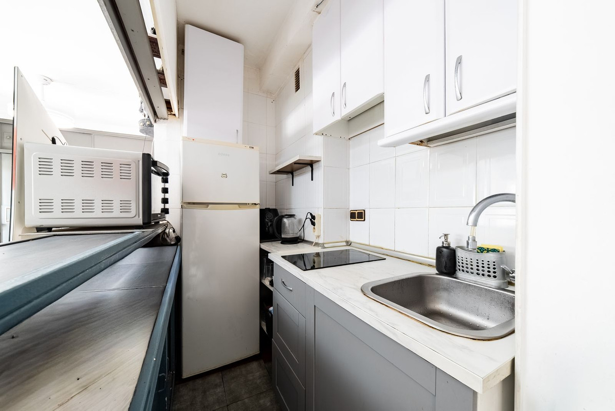 1 Bed Apartment for sale in Marbella Costa Del Sol, Málaga, Spain