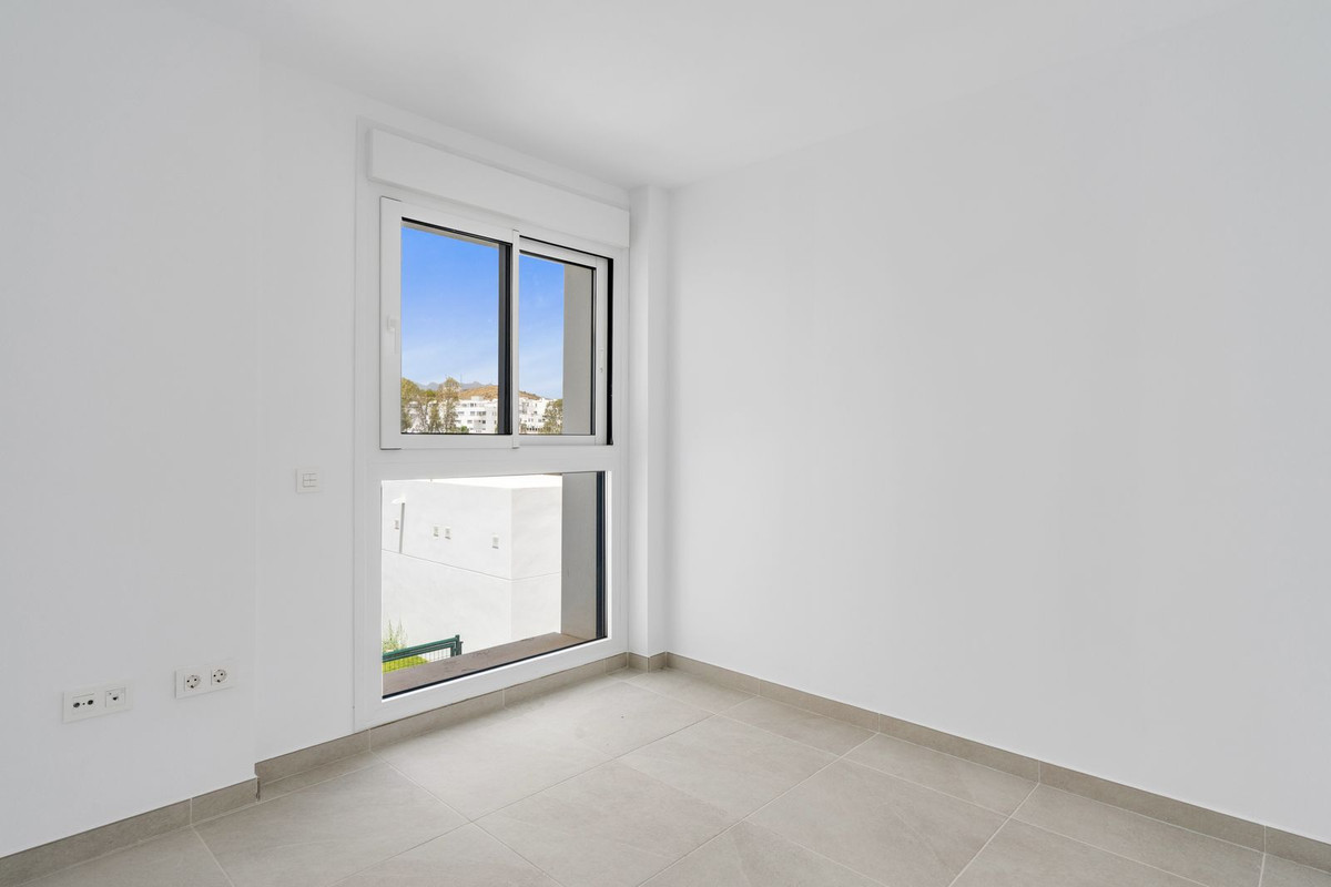 Se vende Apartamento Planta Media de 3 dormitorios en Costa Del Sol, Málaga, España
