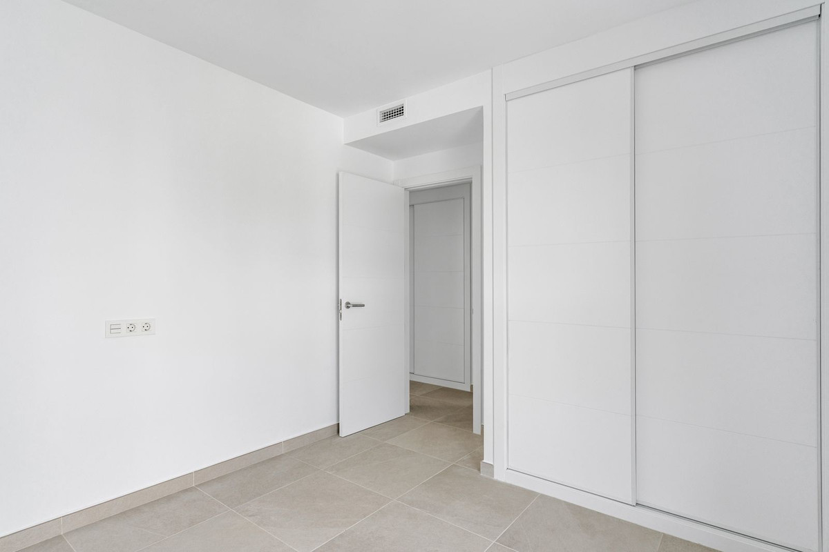 Se vende Apartamento Planta Media de 3 dormitorios en Costa Del Sol, Málaga, España