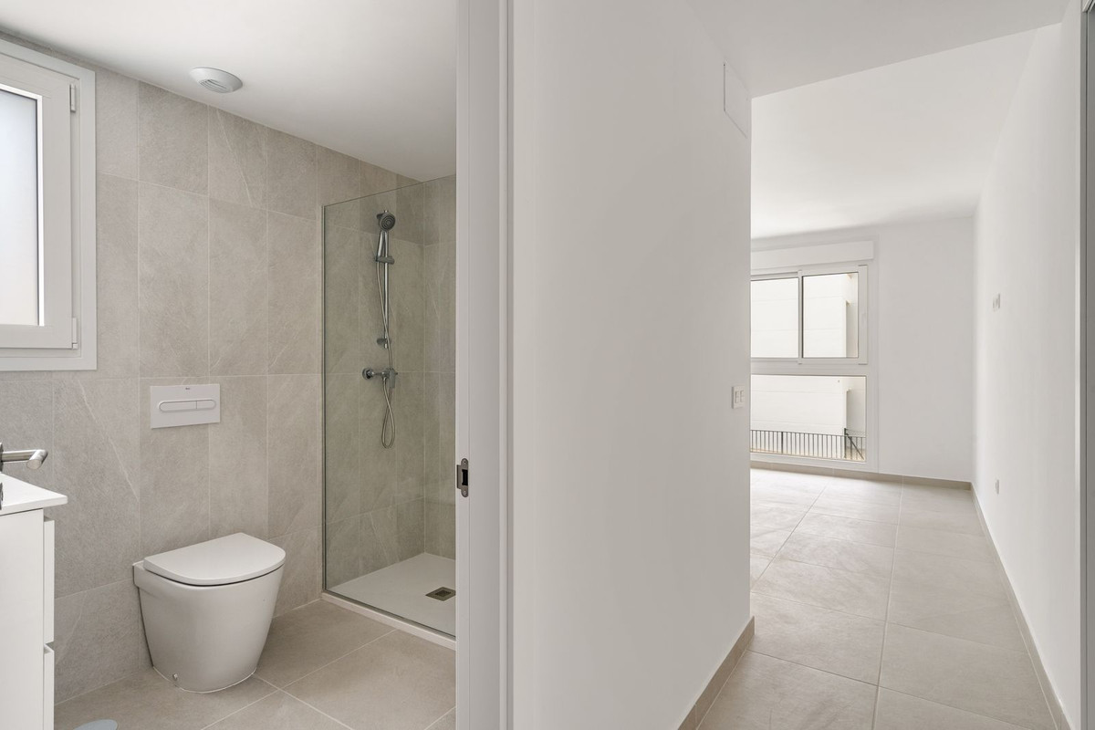 Se vende Apartamento Planta Media de 3 dormitorios en Costa Del Sol, Málaga, España