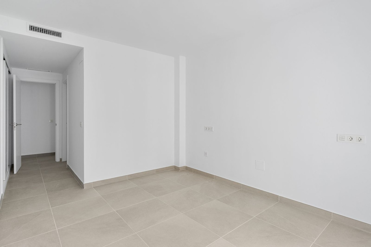 Se vende Apartamento Planta Media de 3 dormitorios en Costa Del Sol, Málaga, España