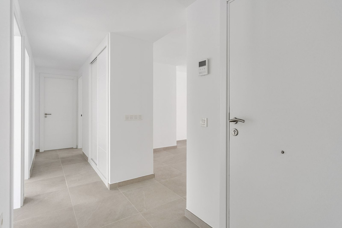 Se vende Apartamento Planta Media de 3 dormitorios en Costa Del Sol, Málaga, España