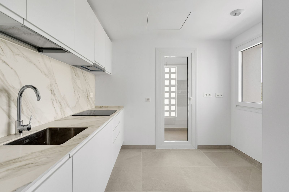 Se vende Apartamento Planta Media de 3 dormitorios en Costa Del Sol, Málaga, España