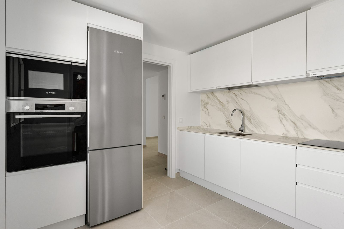 Se vende Apartamento Planta Media de 3 dormitorios en Costa Del Sol, Málaga, España