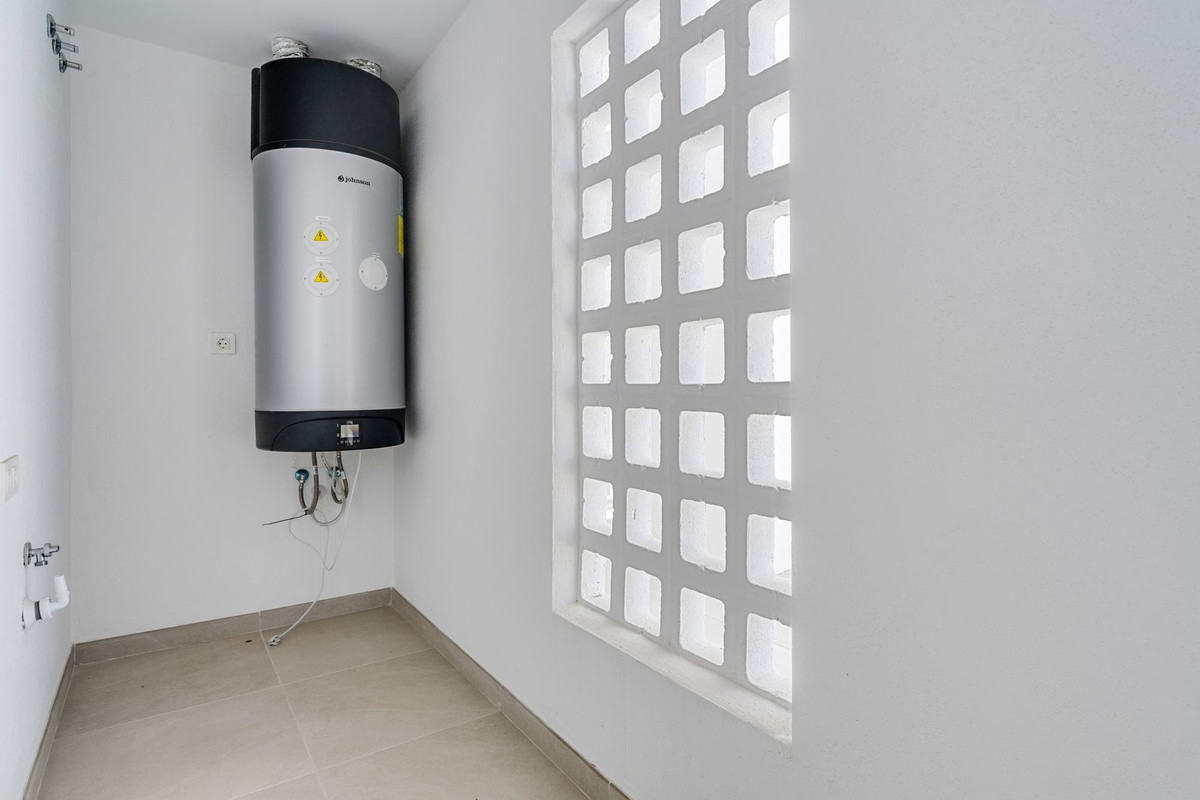 Se vende Apartamento Planta Media de 3 dormitorios en Costa Del Sol, Málaga, España
