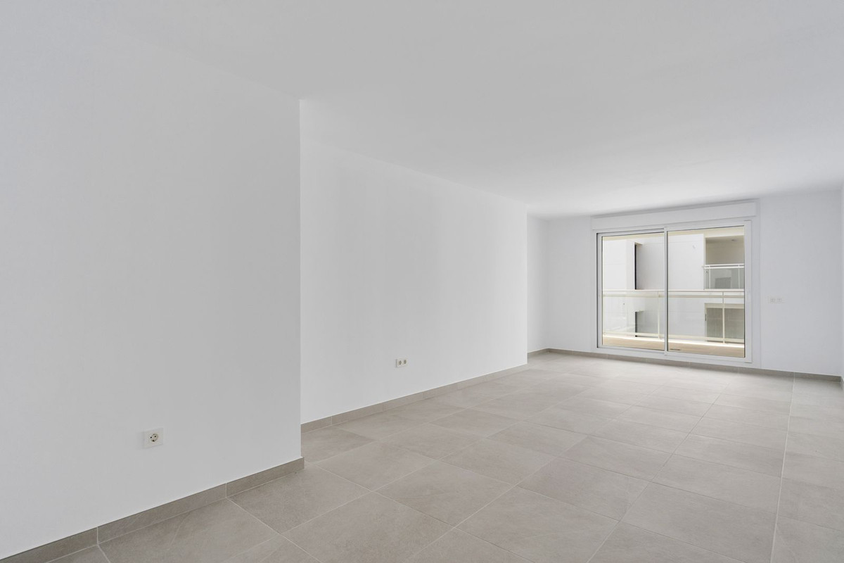 Se vende Apartamento Planta Media de 3 dormitorios en Costa Del Sol, Málaga, España