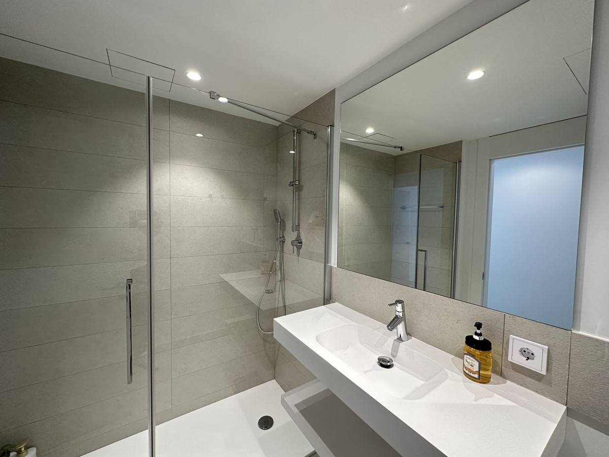 Se vende Apartamento Planta Baja de 2 dormitorios en Costa Del Sol, Málaga, España
