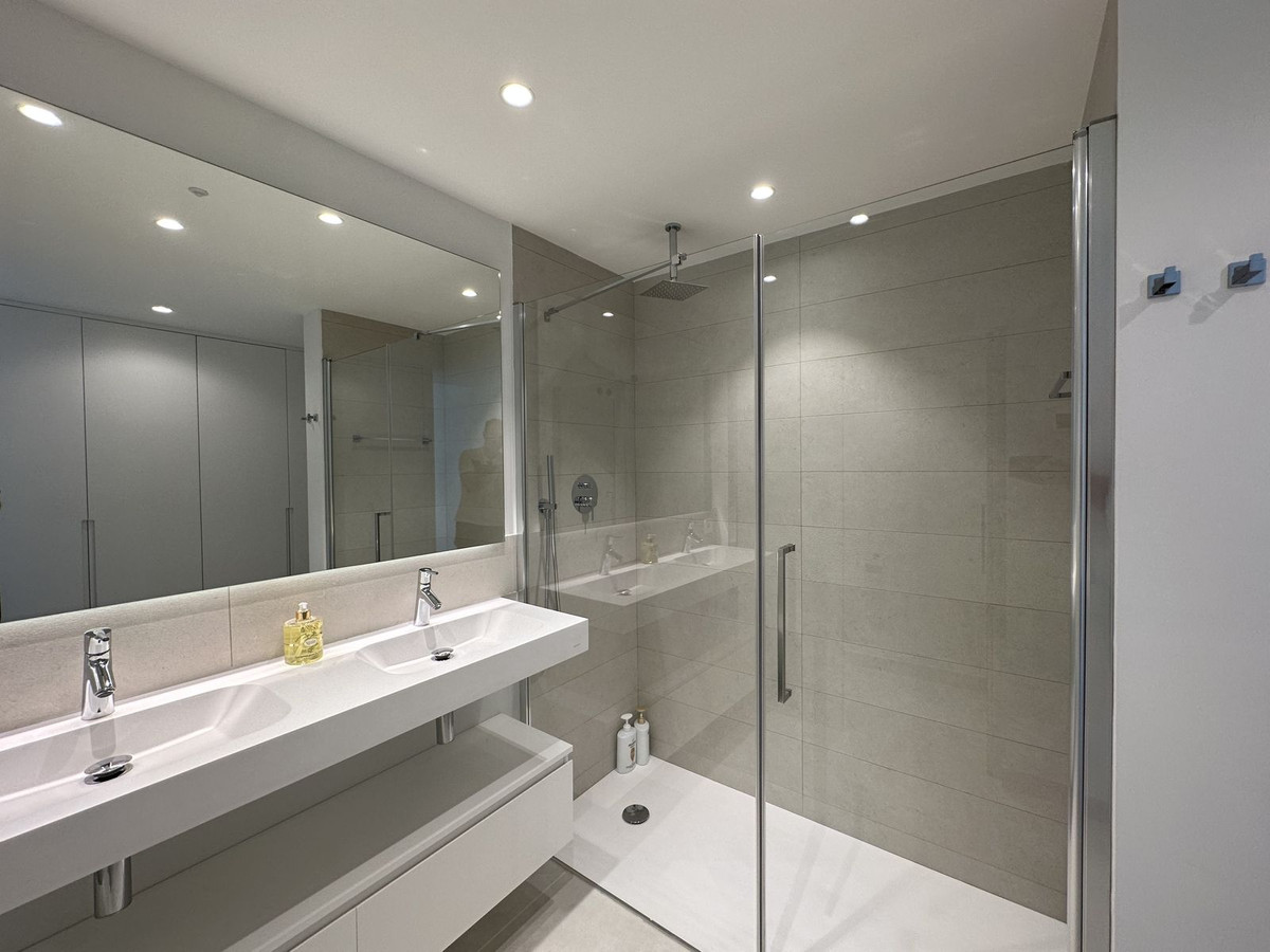 Se vende Apartamento Planta Baja de 2 dormitorios en Costa Del Sol, Málaga, España
