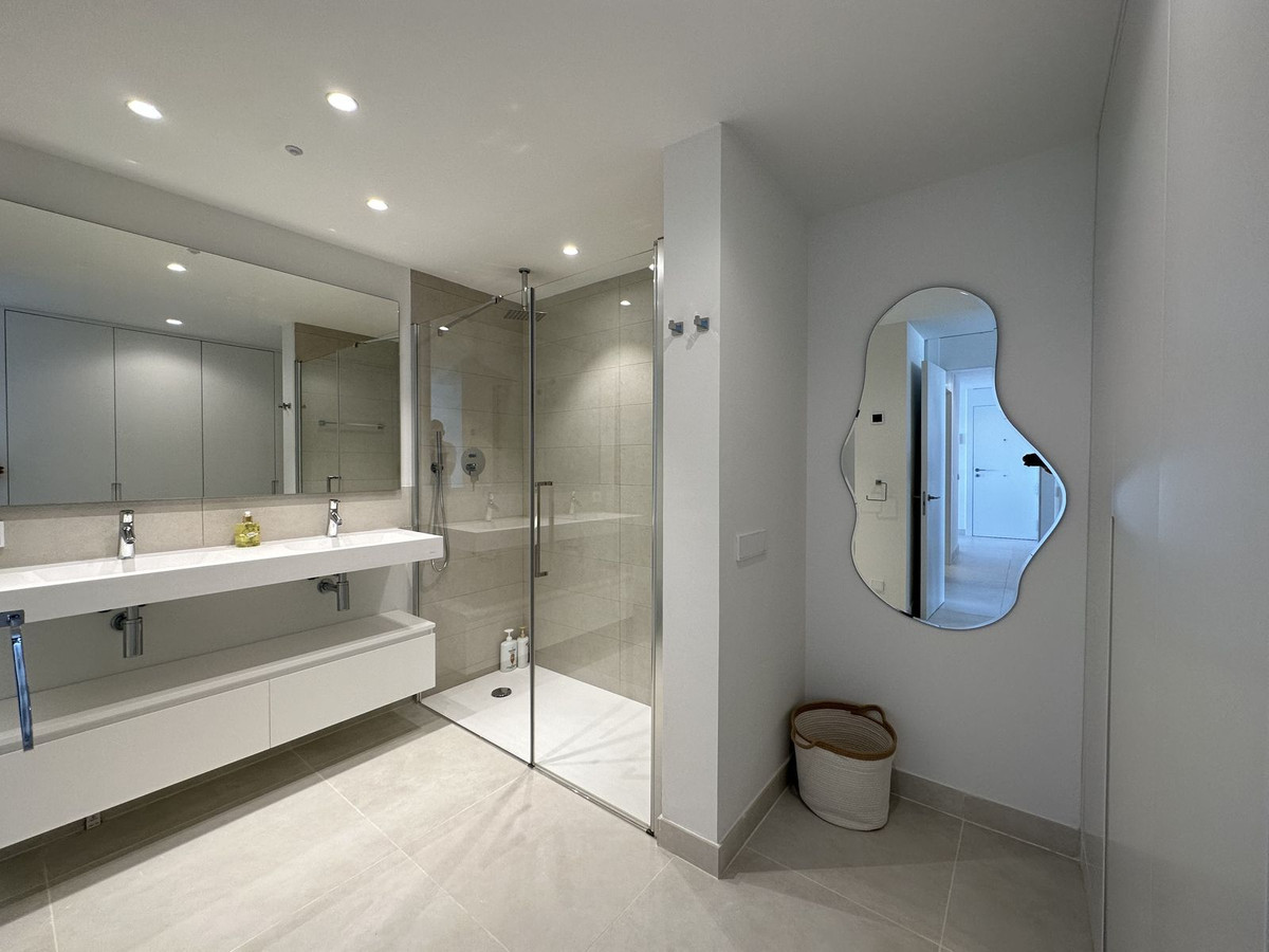 Se vende Apartamento Planta Baja de 2 dormitorios en Costa Del Sol, Málaga, España