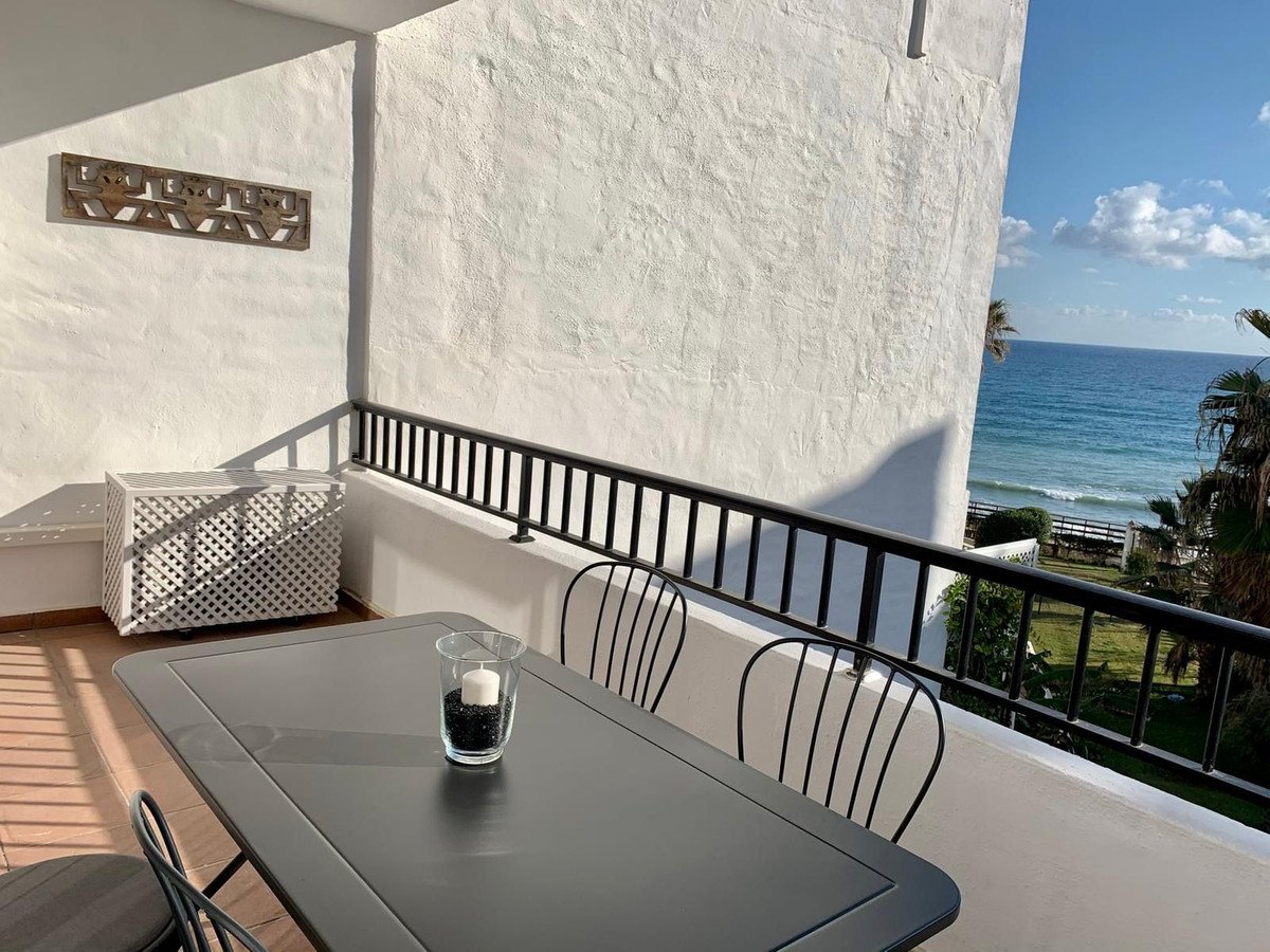 1 Bed Apartment for sale in Calahonda Costa Del Sol, Málaga, Spain