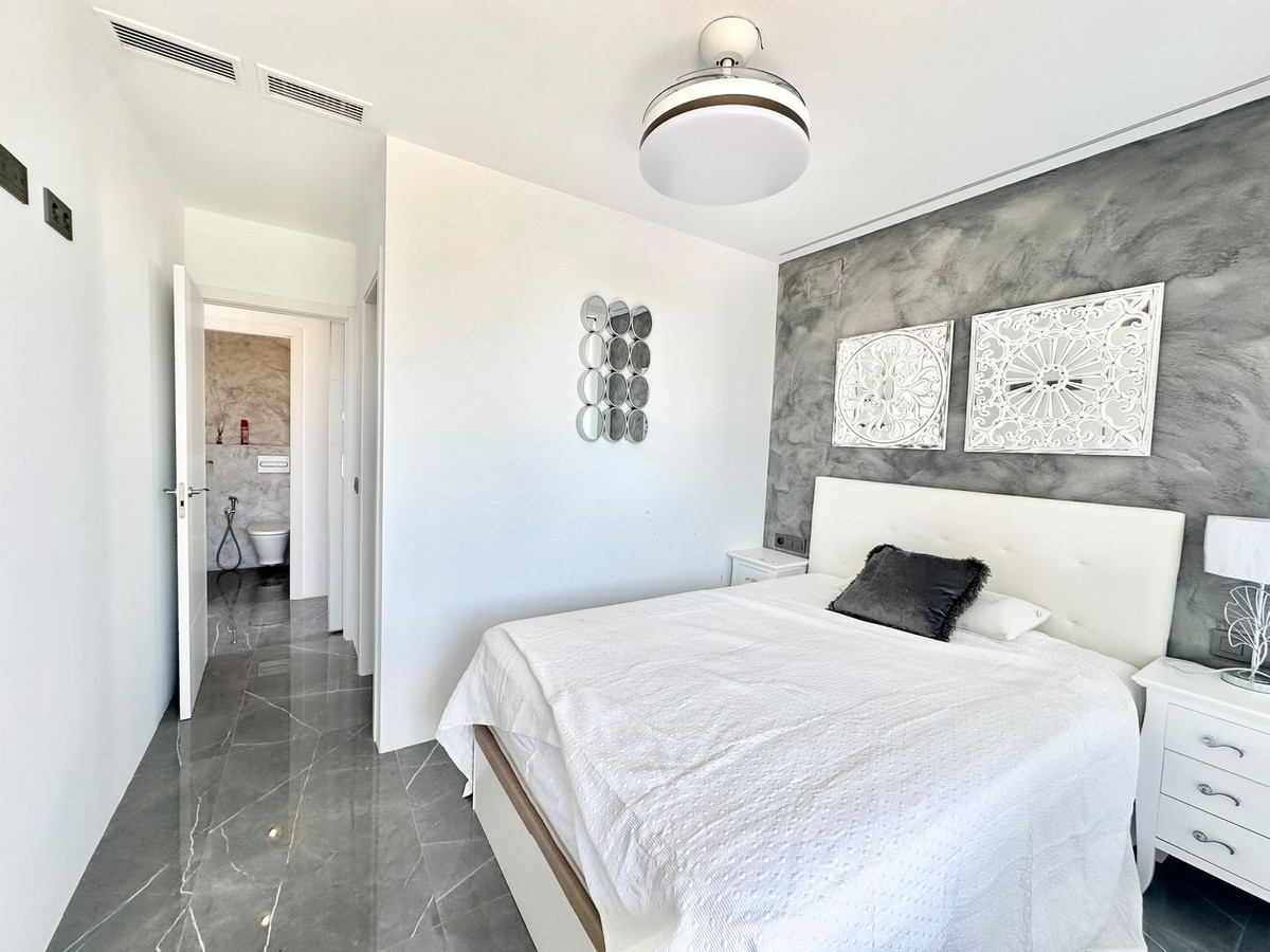 2 Bed Apartment for sale in Benalmadena Costa Costa Del Sol, Málaga, Spain