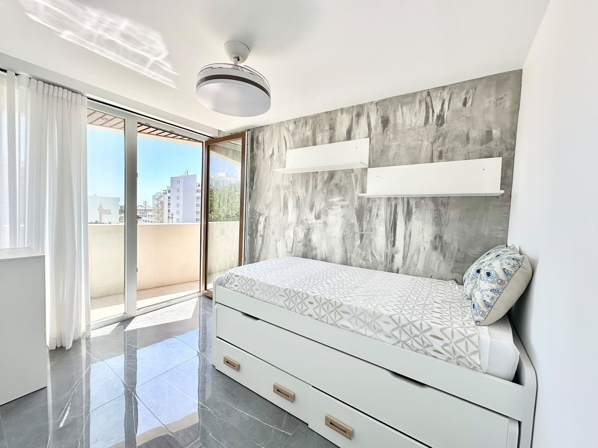 2 Bed Apartment for sale in Benalmadena Costa Costa Del Sol, Málaga, Spain